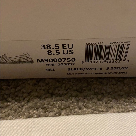 Mark Jacobs Black/White Shoes NWT - Picture 4 of 5